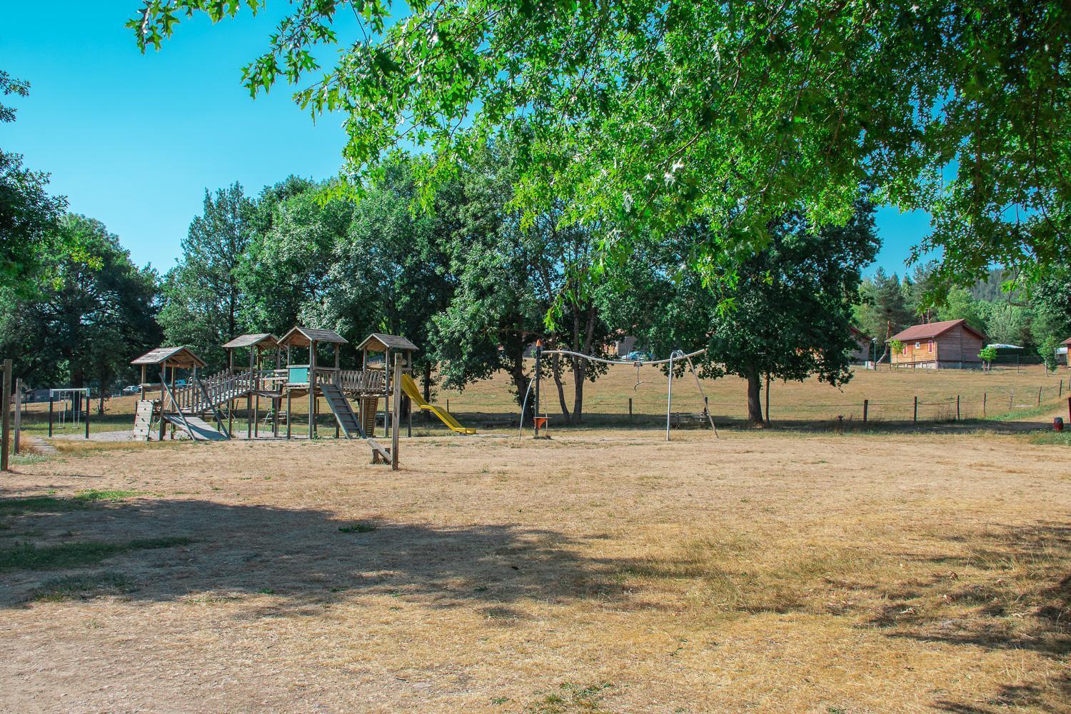Le Malzieu-Ville Village De Gites Du Malzieu מראה חיצוני תמונה